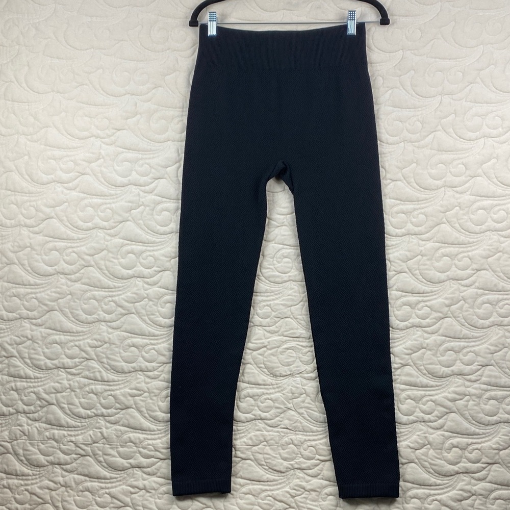 Suzy Shier Black Textured Leggings